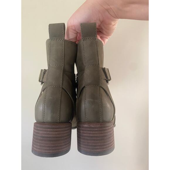 NWT Vionic Sienna Waterproof Green Ankle Boots 9 Buckle Side Zip - Picture 5 of 8